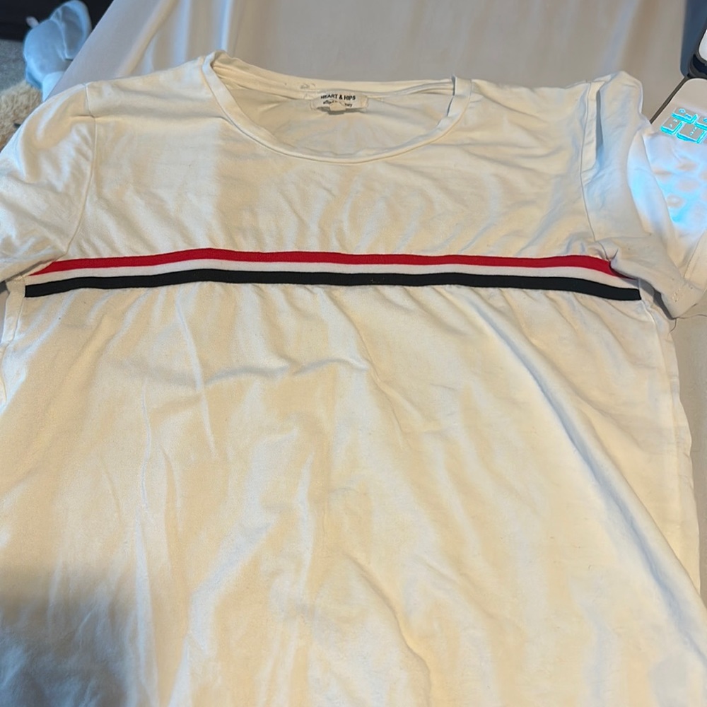 Plain t-shirt with design
